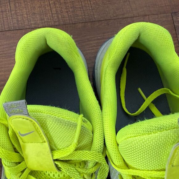 Nike Metcon 8 Mens Size 10 Volt Green Wolf Grey Photon Dust Sneaker DO9328-700 - Picture 5 of 8